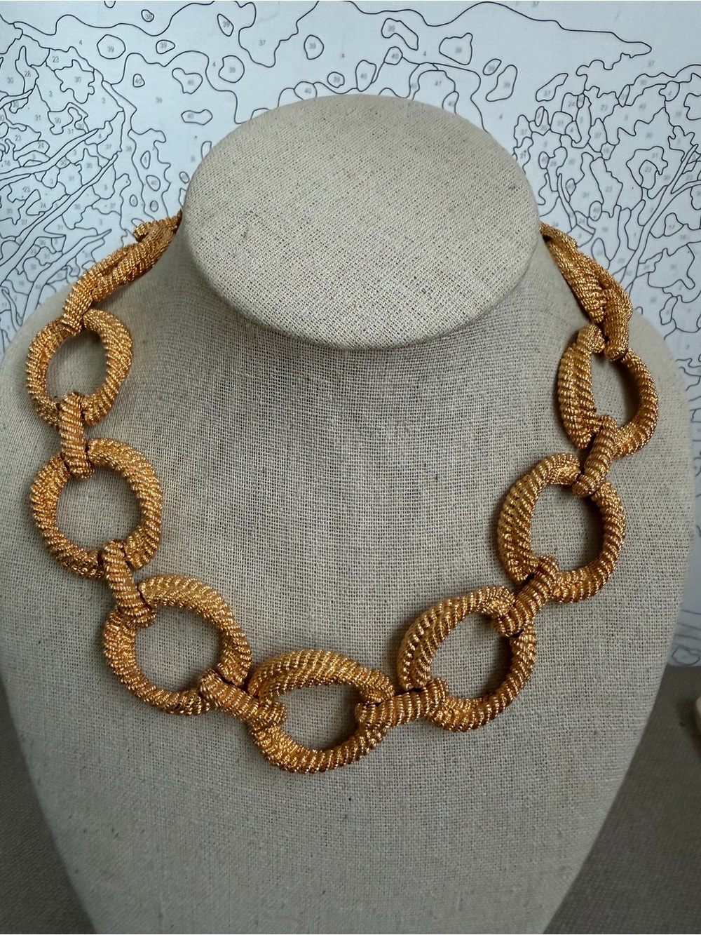 ALFRED SUNG Textured Gold-Tone Large Link Necklace